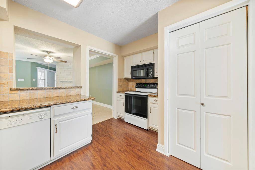 1st floor - kitchen
