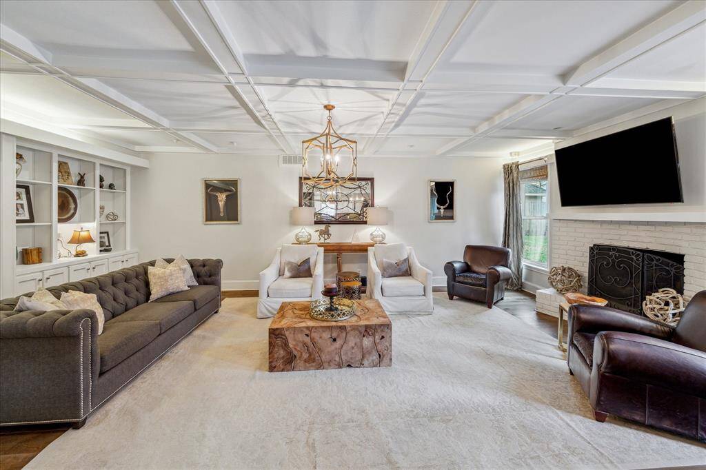 Spacious family room with built-ins and gas log fireplace