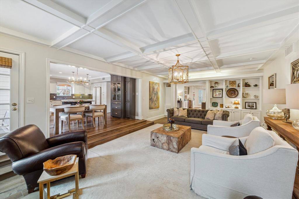 Another view of this nice floorplan...a great flow for entertaining and everyday living
