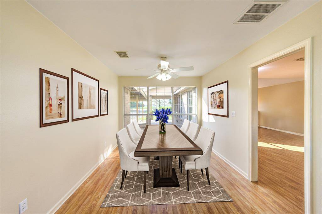 *STAGED* example of how you can use this EXTRA room!