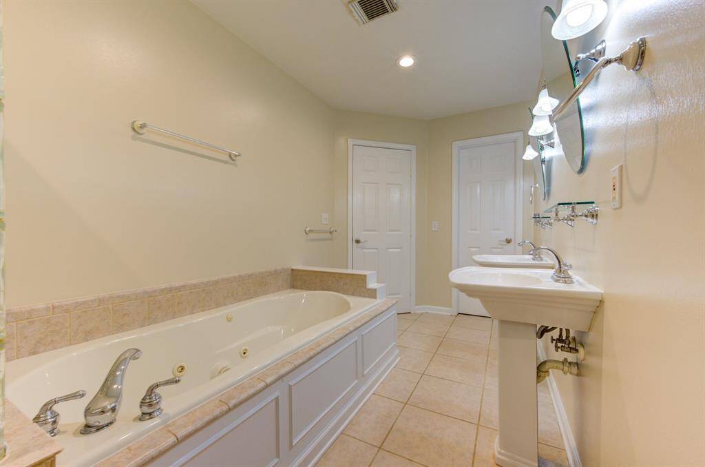 Jetted Tub