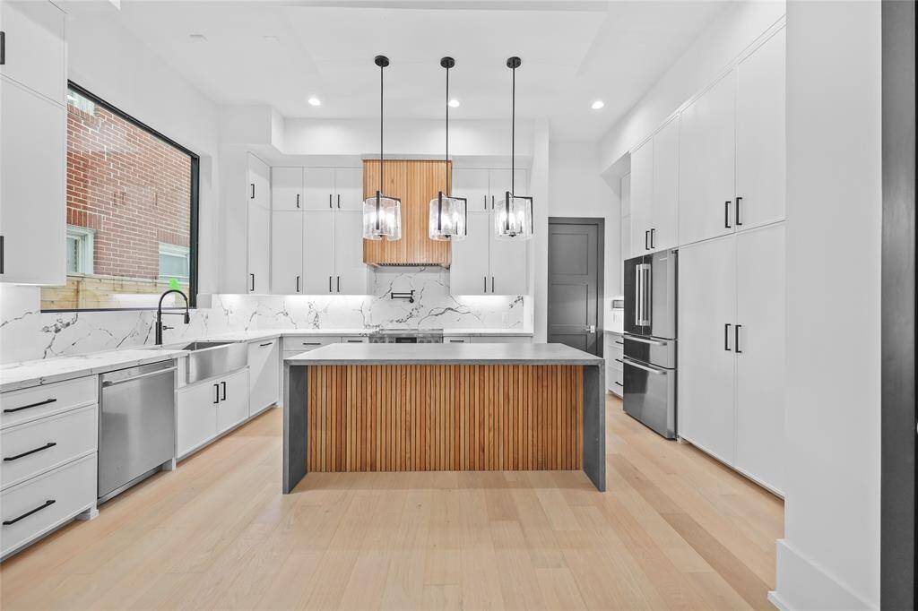 MODERN, NEW Construction in Montrose! *Photo shown is of the model home. Finishes and selections may vary.