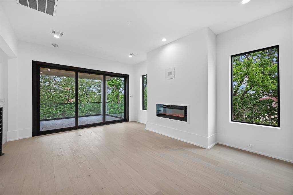 *Photo shown is of the model home. Finishes and selections may vary.