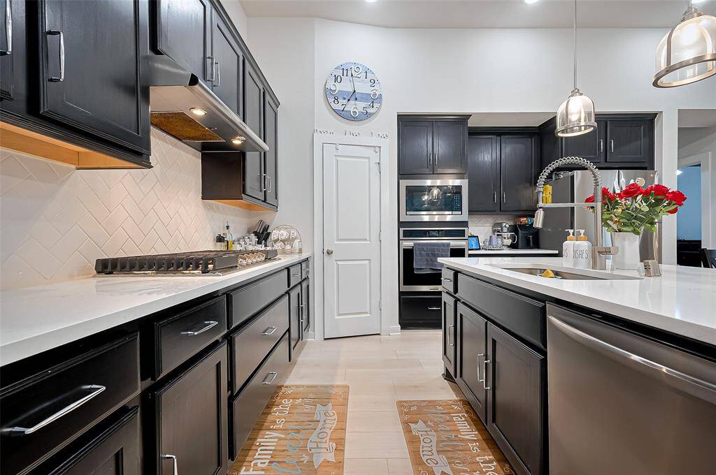 Beautiful granite counter tops