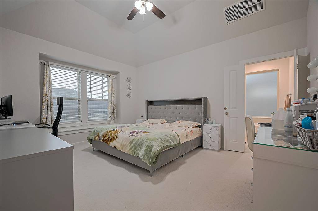 Large primary bedroom