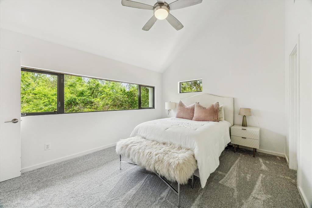Second bedroom.