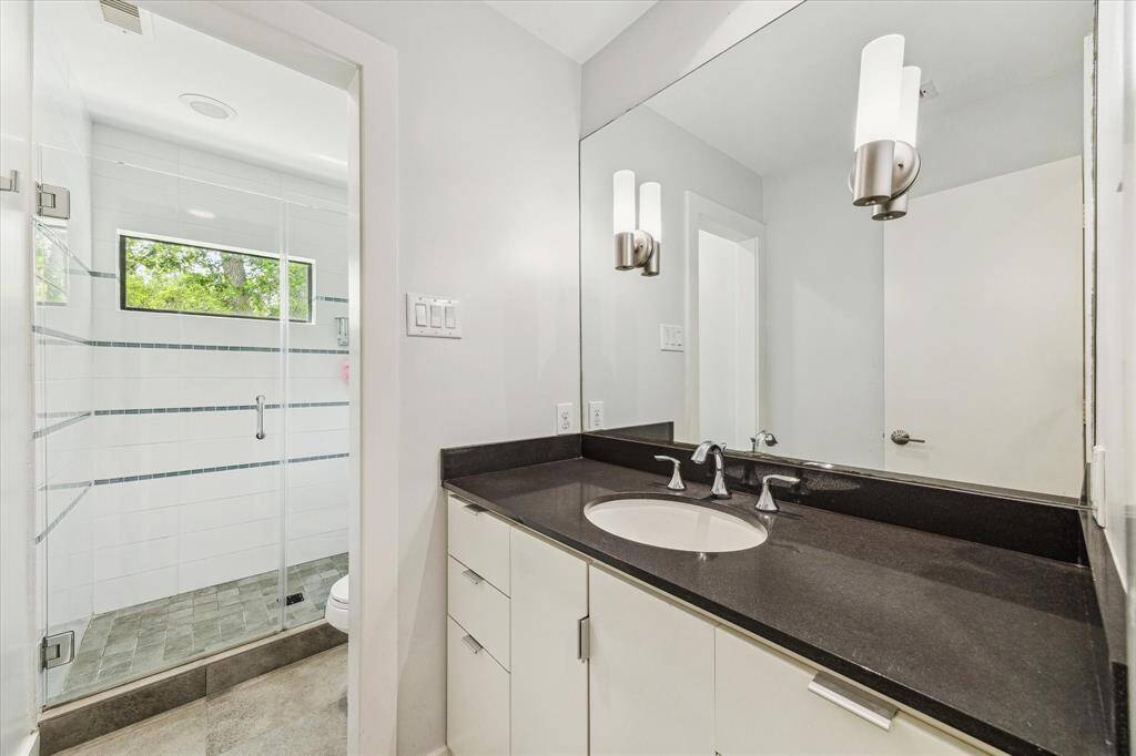 Upstairs bathroom.