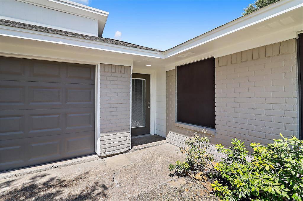 The exterior boasts a newly applied coat of paint, giving the house a vibrant and contemporary look. The crisp, clean finish not only elevates the home's curb appeal but also ensures long-lasting protection against the elements.