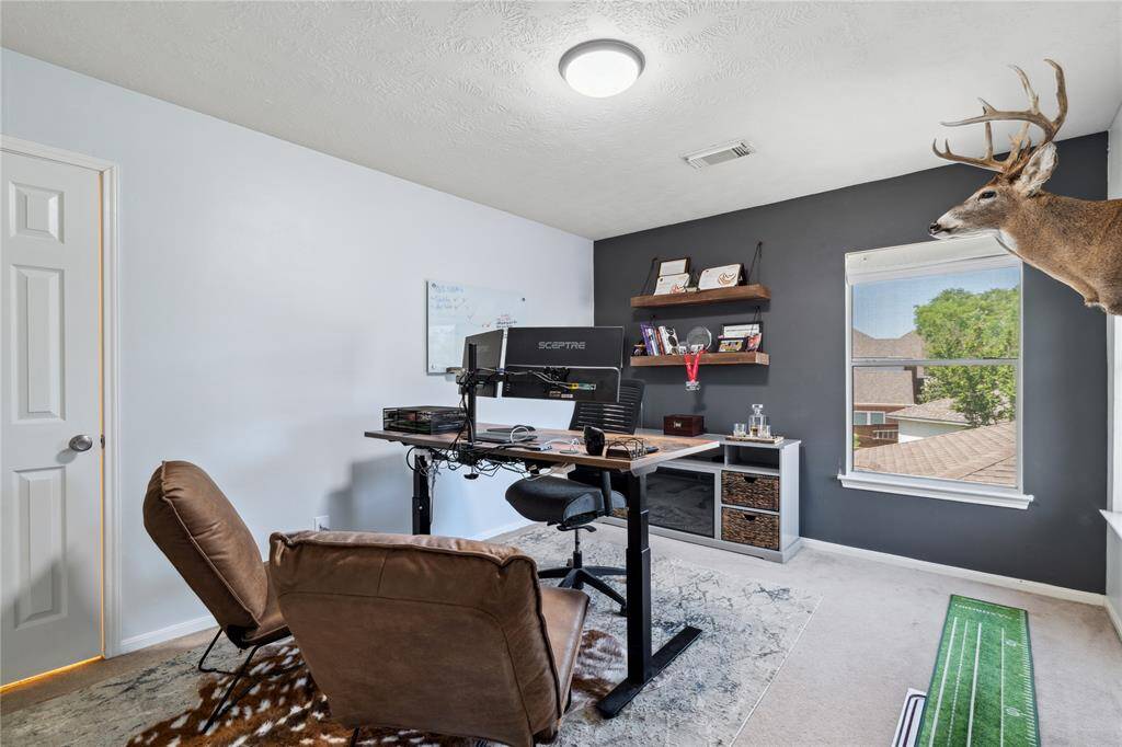 Multi-functional room where you could work from home in style!