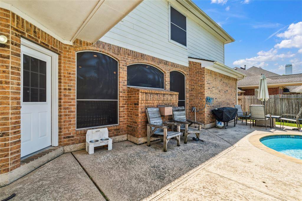 Step outside to your extended patio—ideal for weekend BBQs, morning coffee, or just relaxing with your favorite playlist. There’s even a built-in pet area ready for your furry friend.