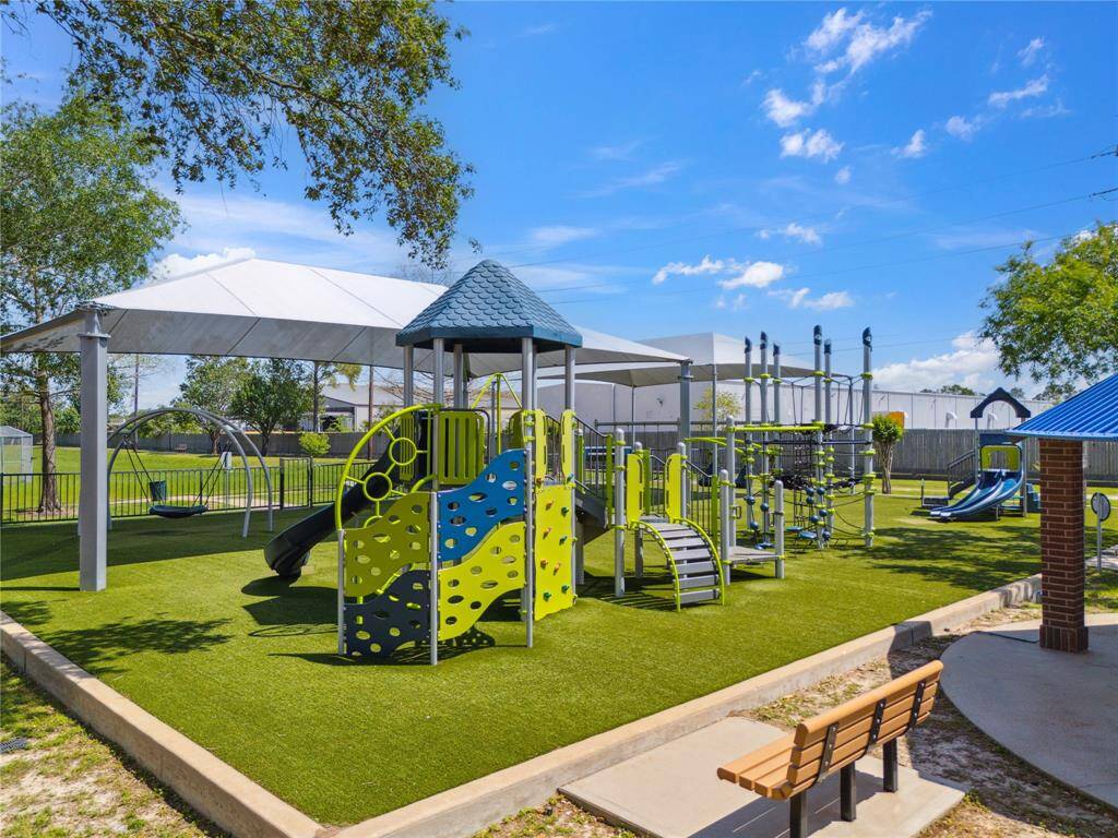Modern, vibrant, and well-shaded—the community playground is built for adventure. Your little ones will love it, and it’s just a short walk from your front door.