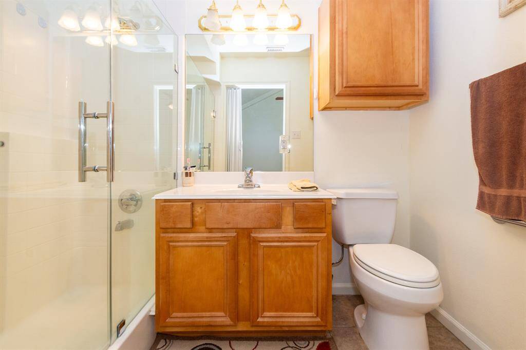 Primary Full Bathroom