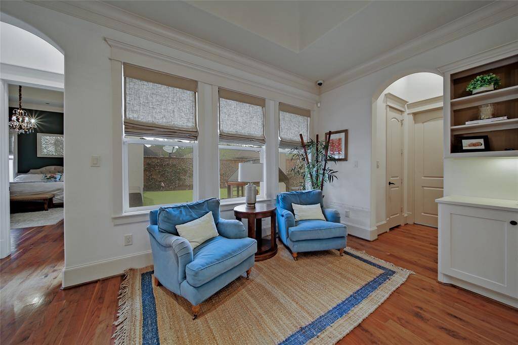 View of living room :6.
