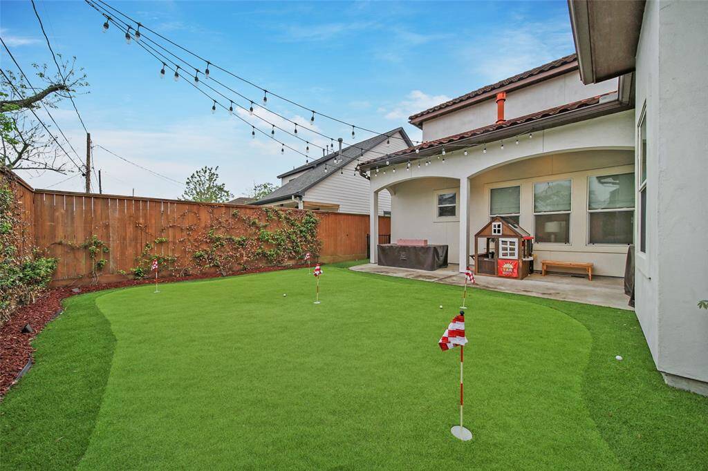 View of putting green:2.
