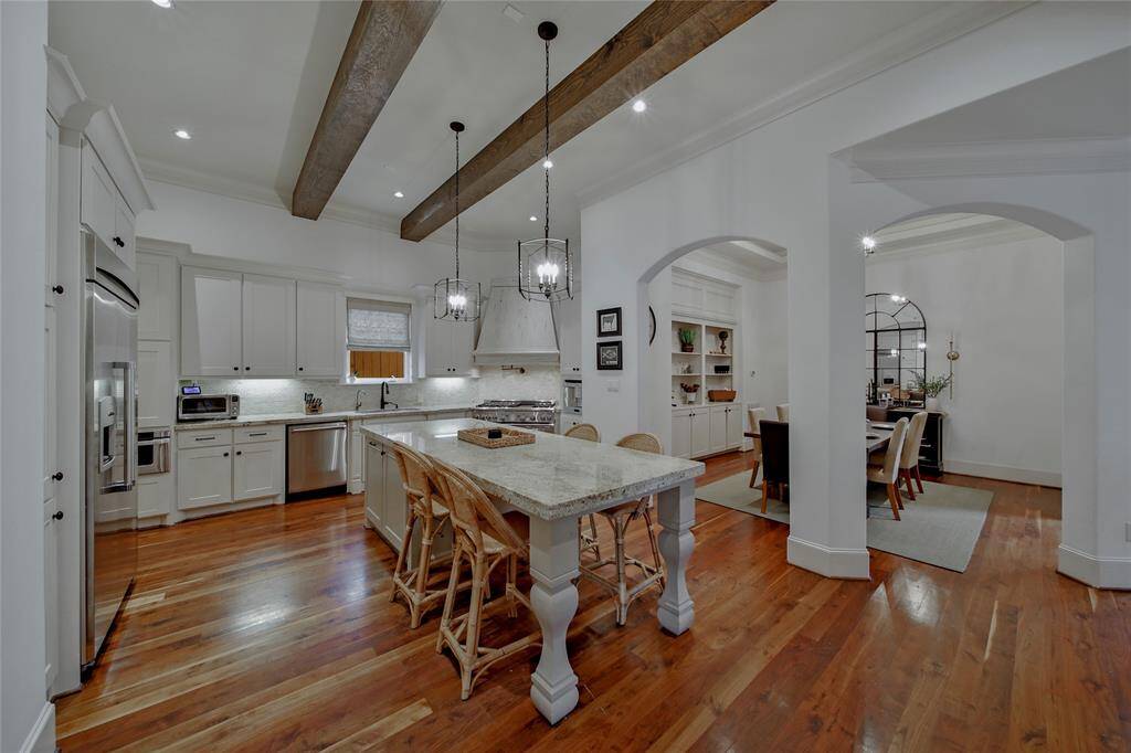 View of kitchen :4.