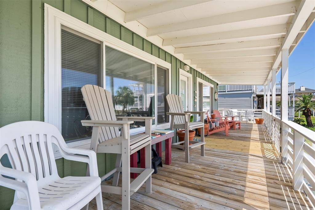 Lovely deck with Gulf view