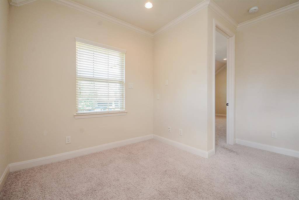 OFFICE NOOK IN 2ND FLOOR