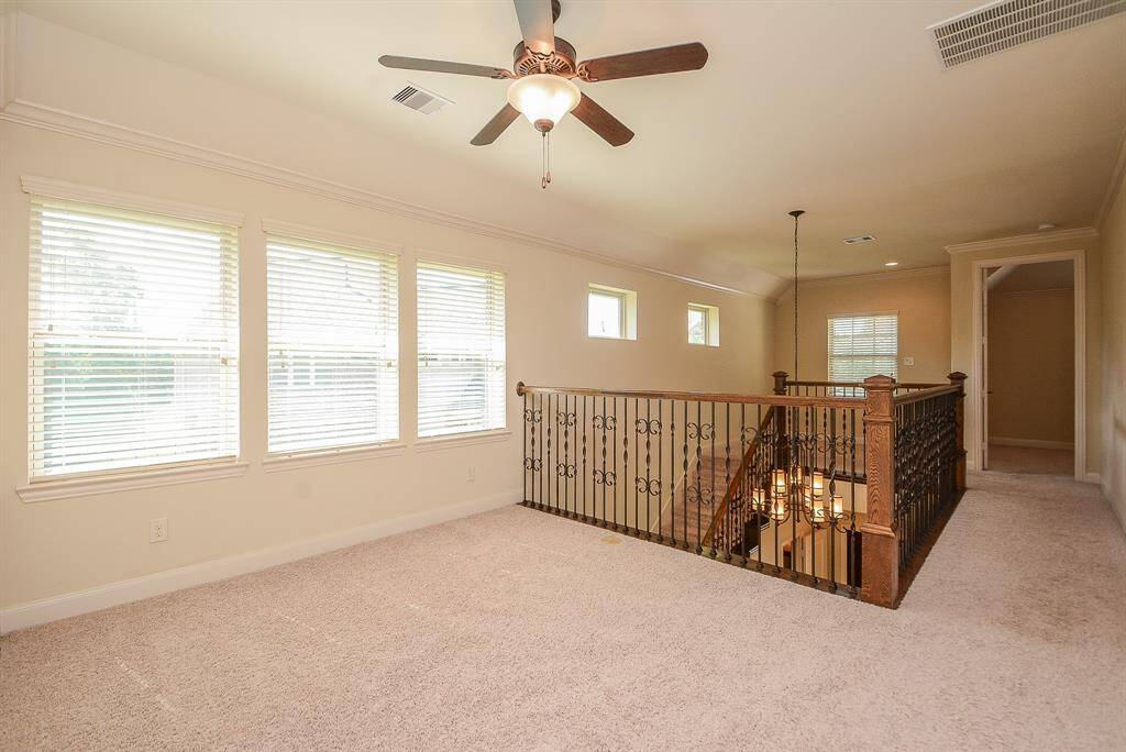 SITTING AREA OR GAMEROOM