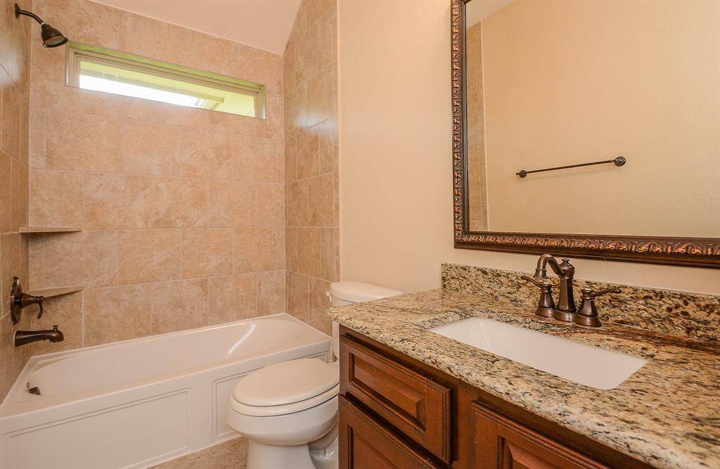 SECONDARY BATHROOM
