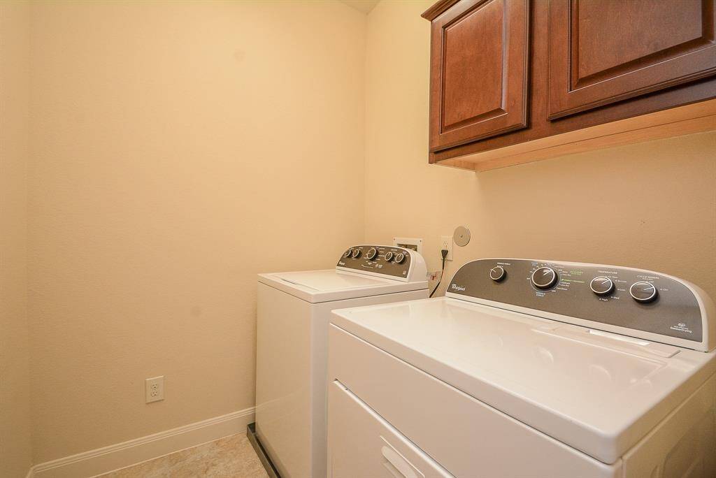 WASHER & DRYER INCLUDED