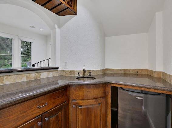 Wet bar