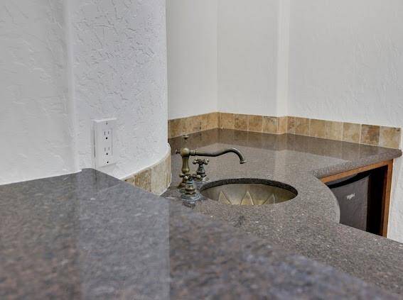 Wet bar