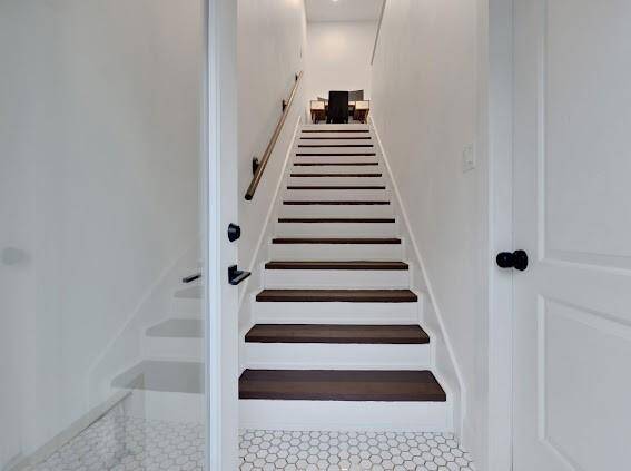 Stair case to garage apartment
