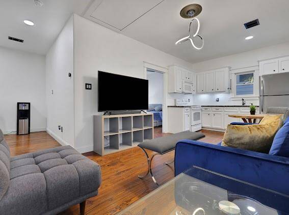 Garage apt