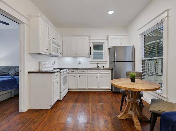 Garage apt