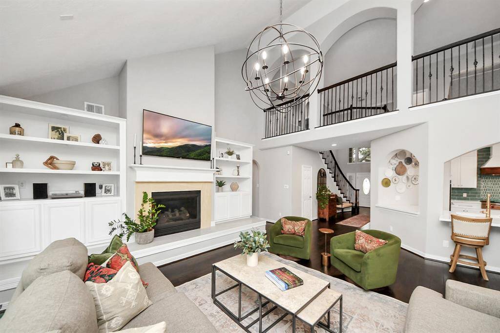 With plenty of soft close cabinet storage below, it has space for all the pillows and blankets you could accumulate to bring the comfort to your own living room.