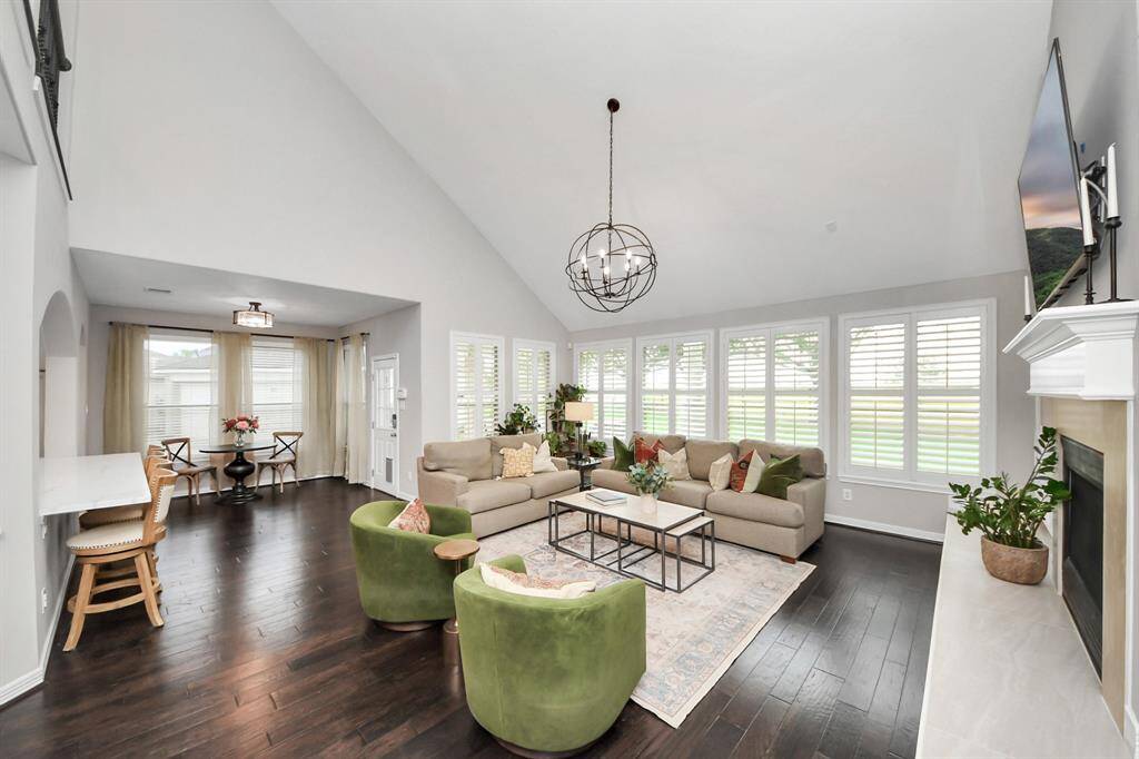 Where preparing, meets living, meets dining and where inside meets outside, you’ll find the perfect little breakfast nook.