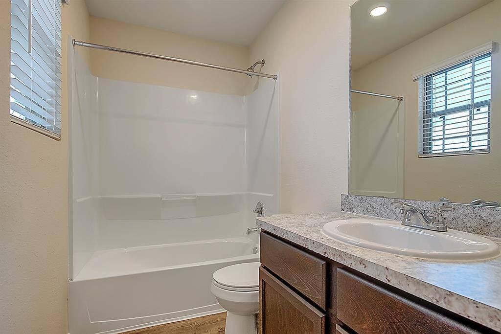 secondary bathroom
