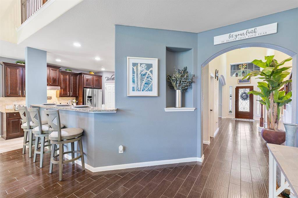 Long Formal Entry Way, High Ceilings