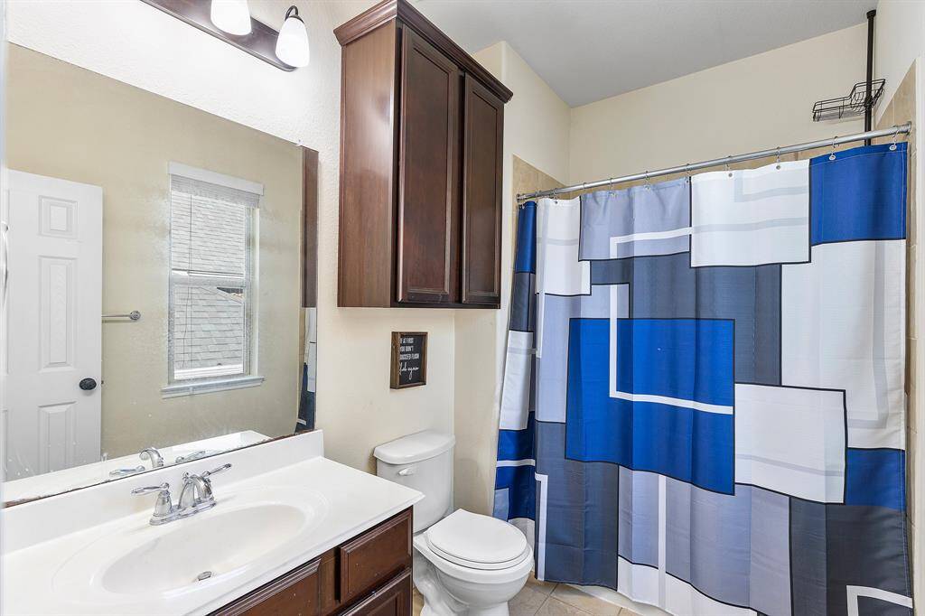 On-Suit Bathroom To Secondary Bedroom
