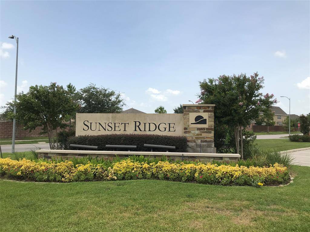 entrance to neighborhood
