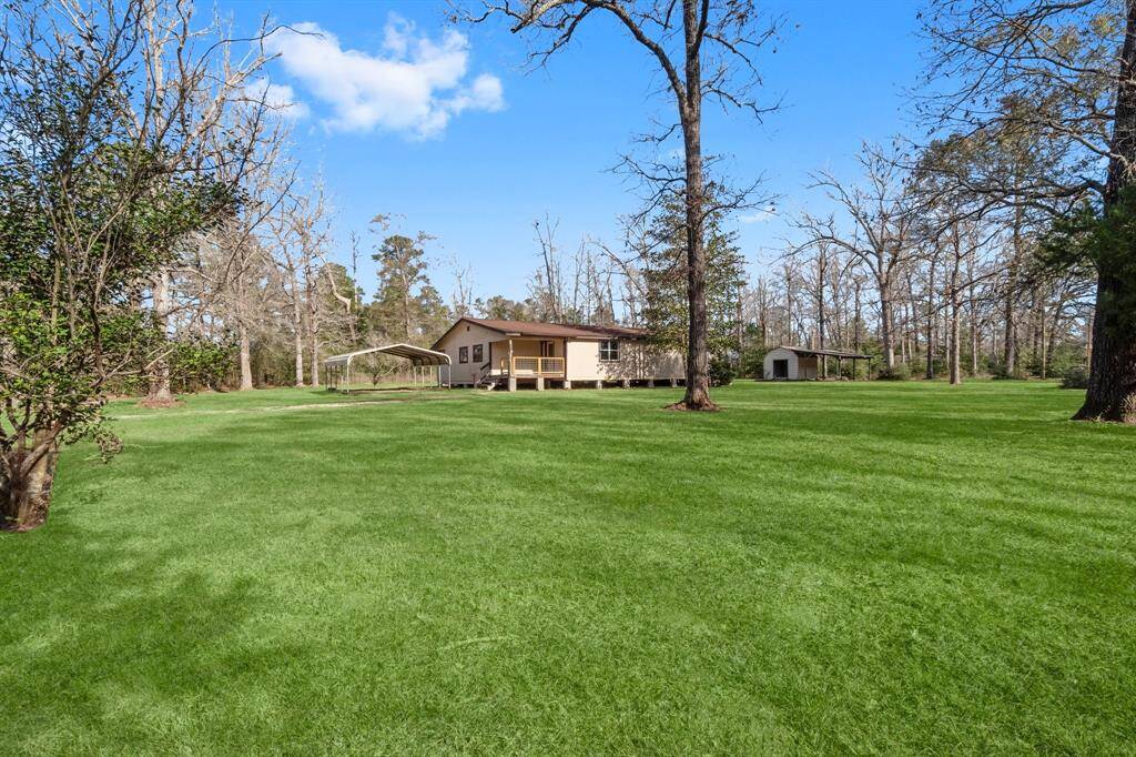 3 bed/2 bath on almost 2 acres!