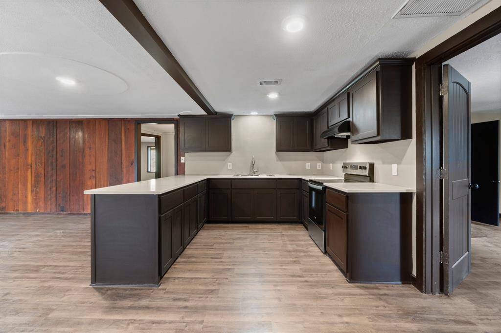 Open living/dining/kitchen