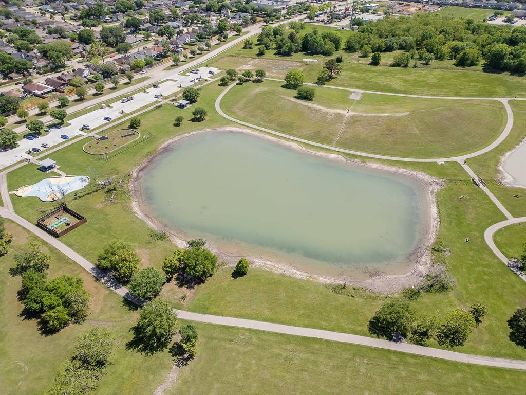 A stunning view of the entire park, perfect for peaceful walks or simply enjoying nature.