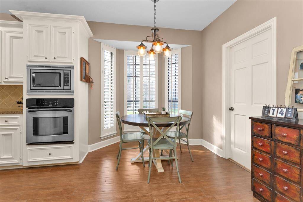 Breakfast area between the kitchen and laundry
