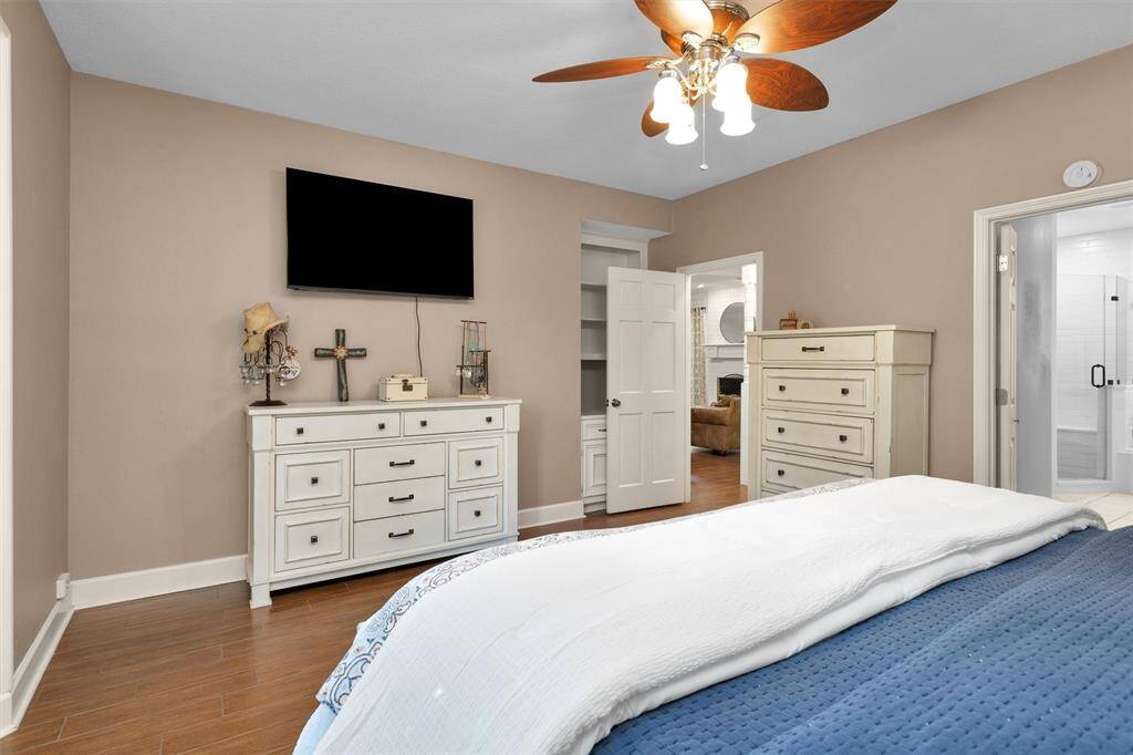 Primary bedroom has built-ins