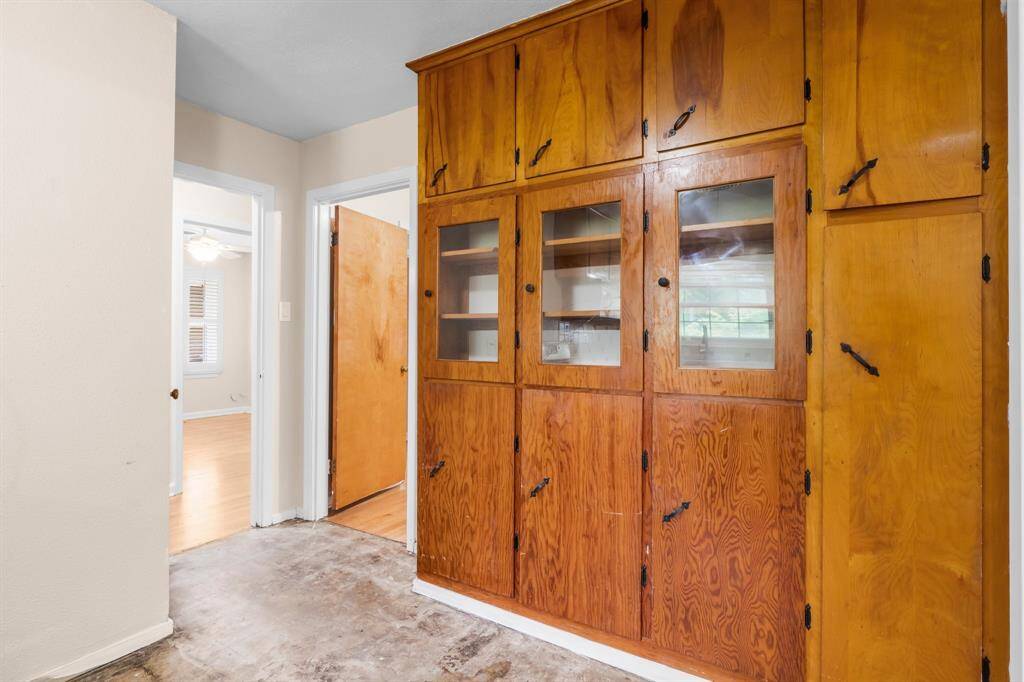 Plenty of storage and cabinet space.