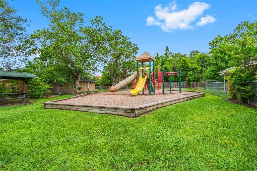 Park and playground right down the street!