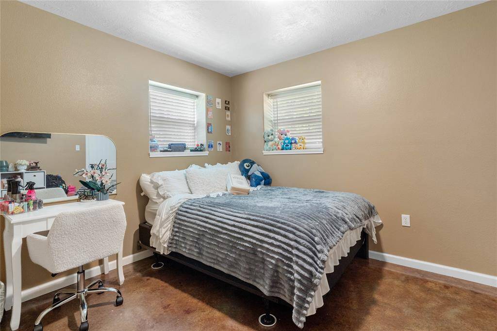 Nice sized bedroom with closet.  Plenty of ways to arrange the furniture to give this room that special touch.