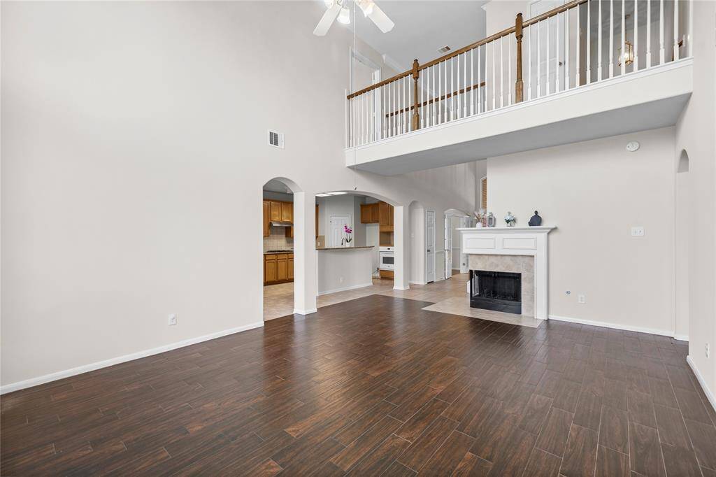 Livingroom. Fireplace