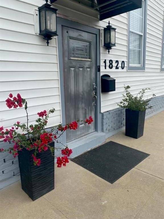 Welcome home! 1820 Market St, Galveston. Perfect for students or roommate accommodations.