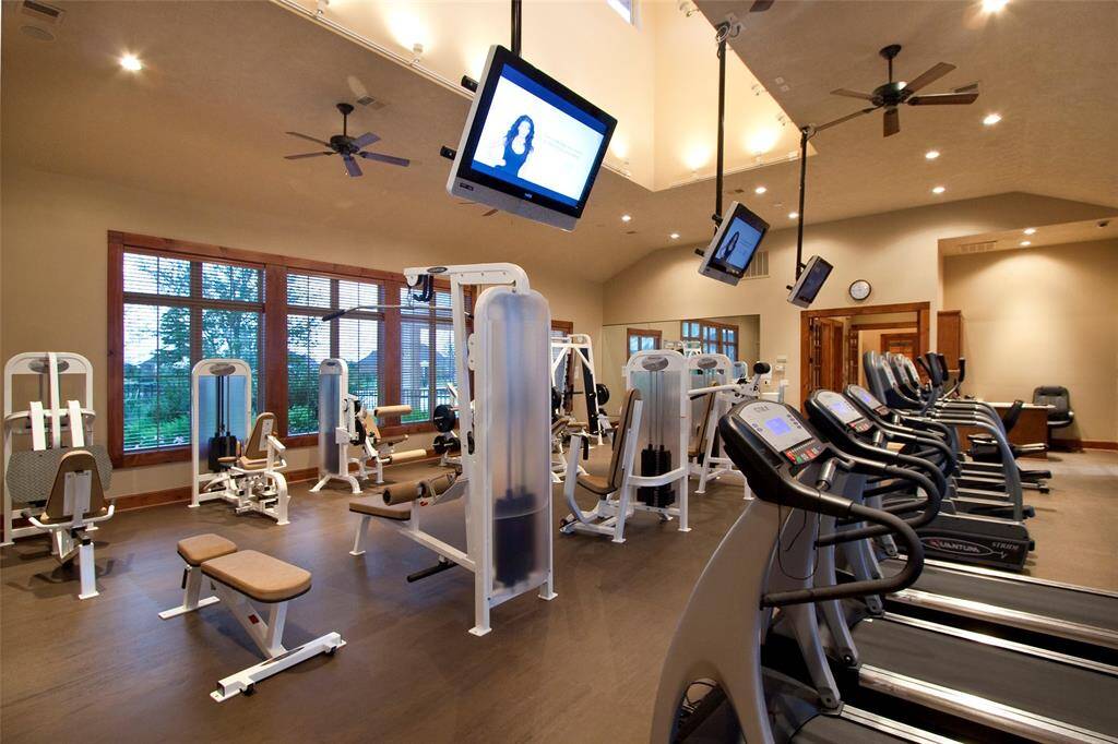 Gym in the club house and plenty of fitness classes including cycling studio.