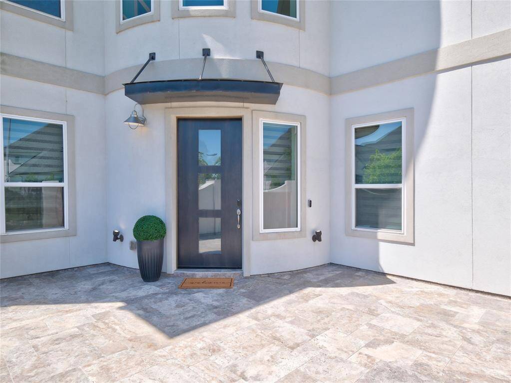 Front door/courtyard