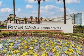 Popular River Oaks Shopping Cetner borders this Hyde Park townhouse!