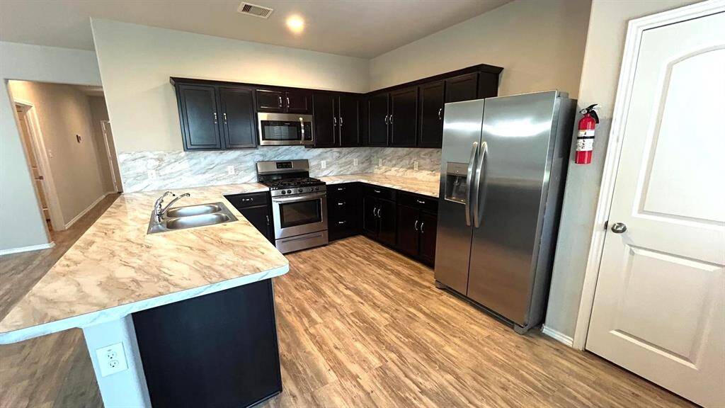 Spacious Kitchen
