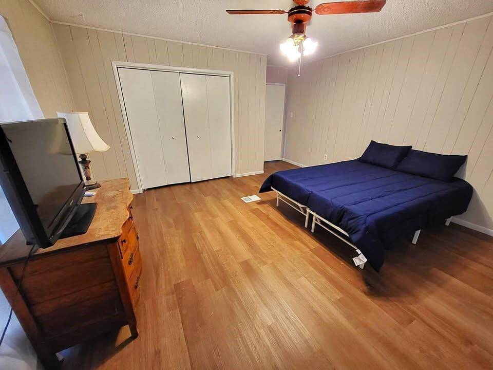 Large bedroom 1 of 2 upstairs